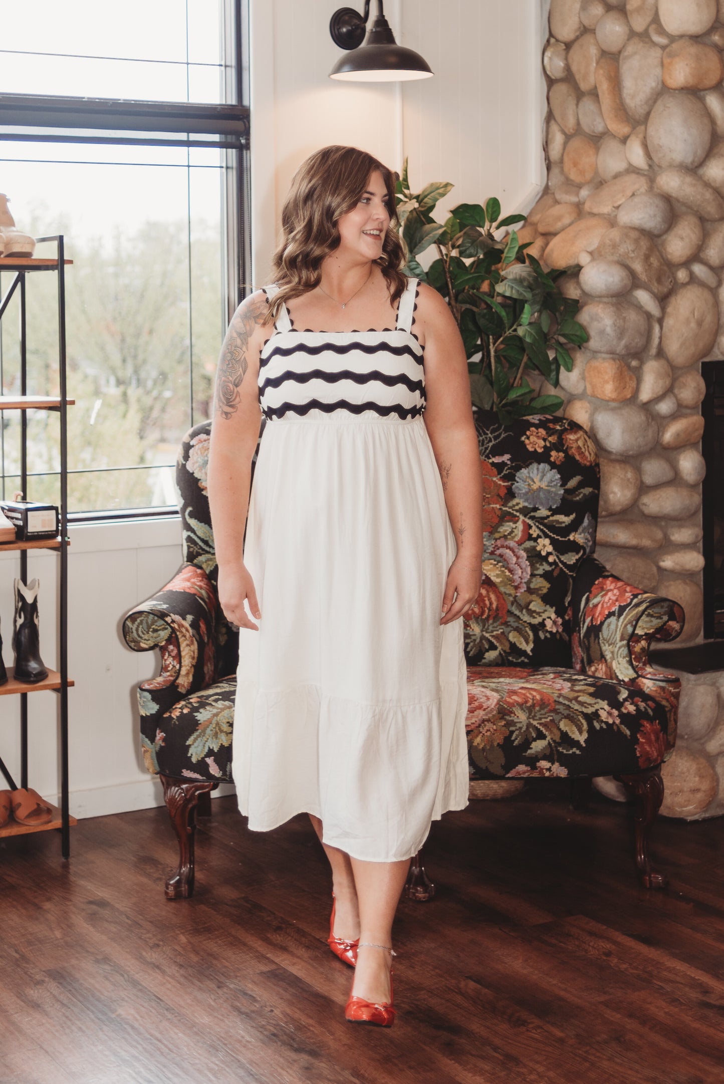 + Amren Wavy Detail Midi Dress
